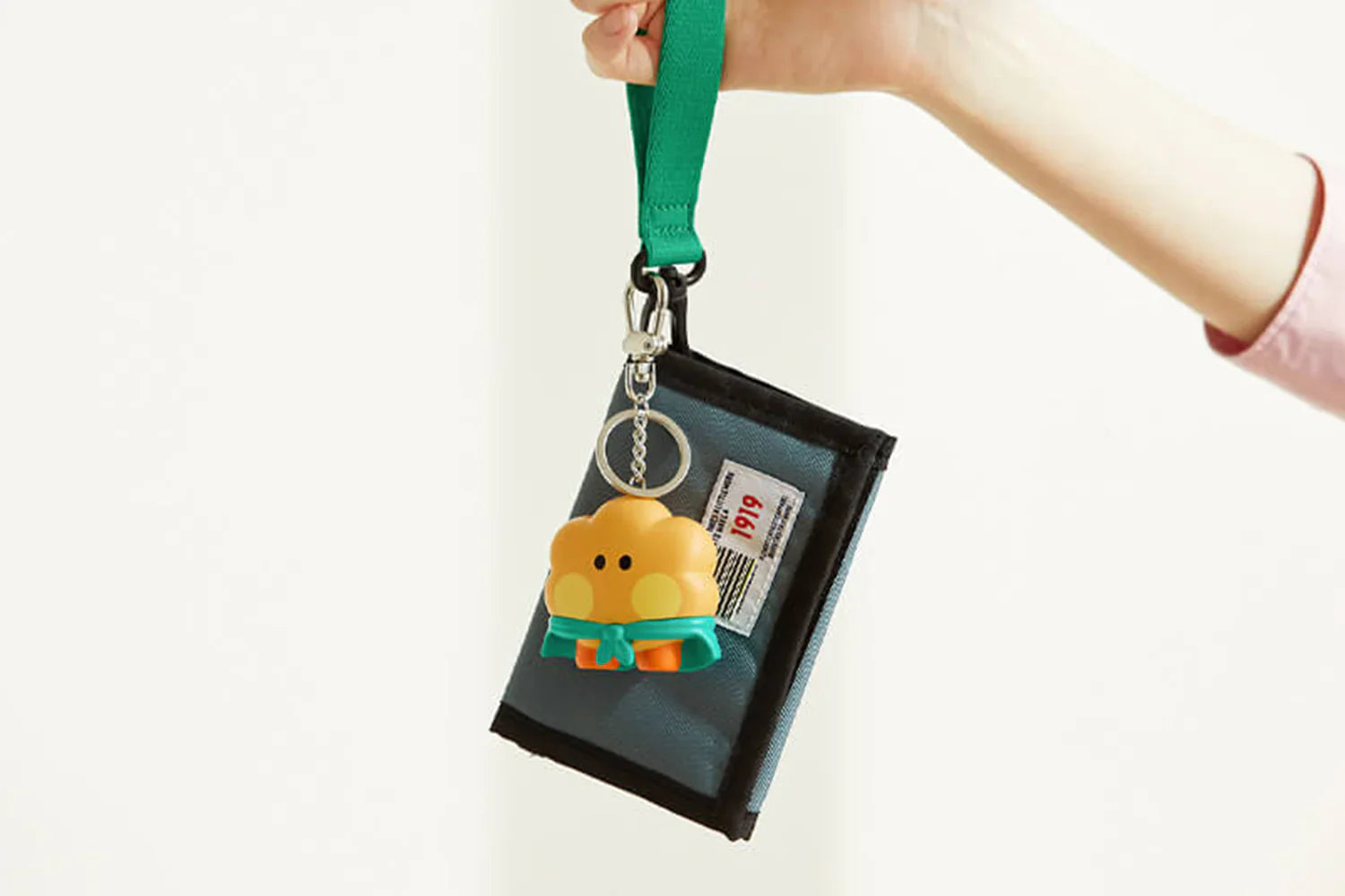 BT21 SHOOKY  MININI SOUND FIGURE KEYRING