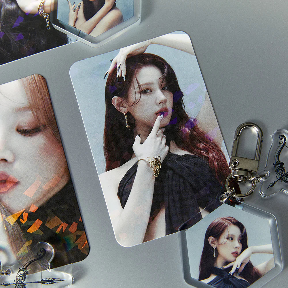 (G)I-DLE ACRYLIC KEYRING & PHOCA SET 0 VER. MIYEON