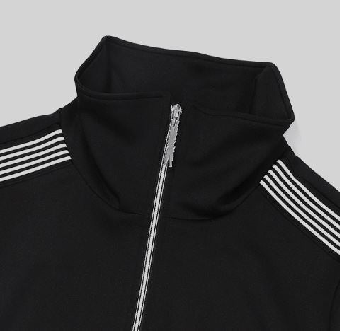 LE SSERAFIM TRACK TOP (BLACK) S/M