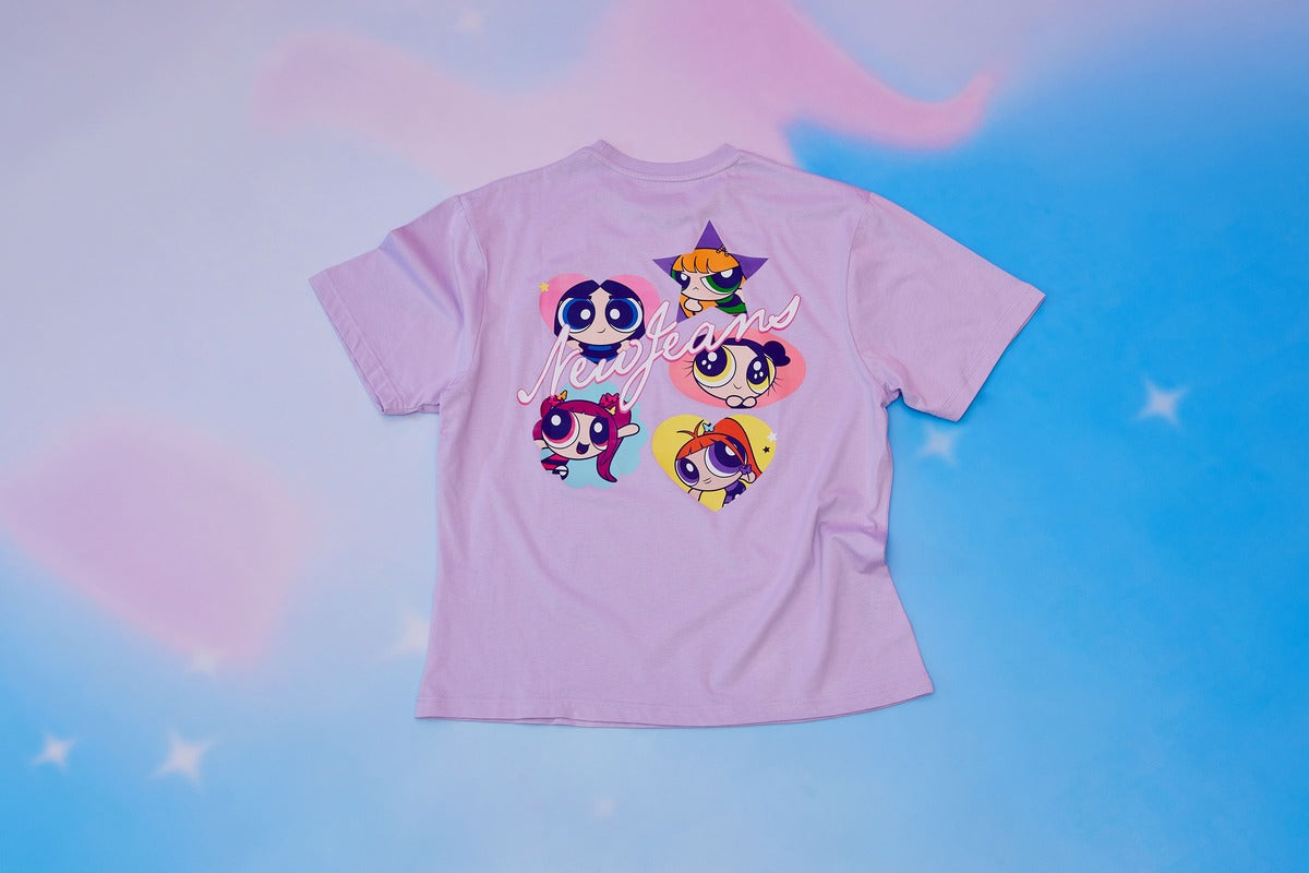 THE POWERPUFF GIRLS X NEWJEANS SHORT SLEEVE T-SHIRT (LIGHT VIOLET)