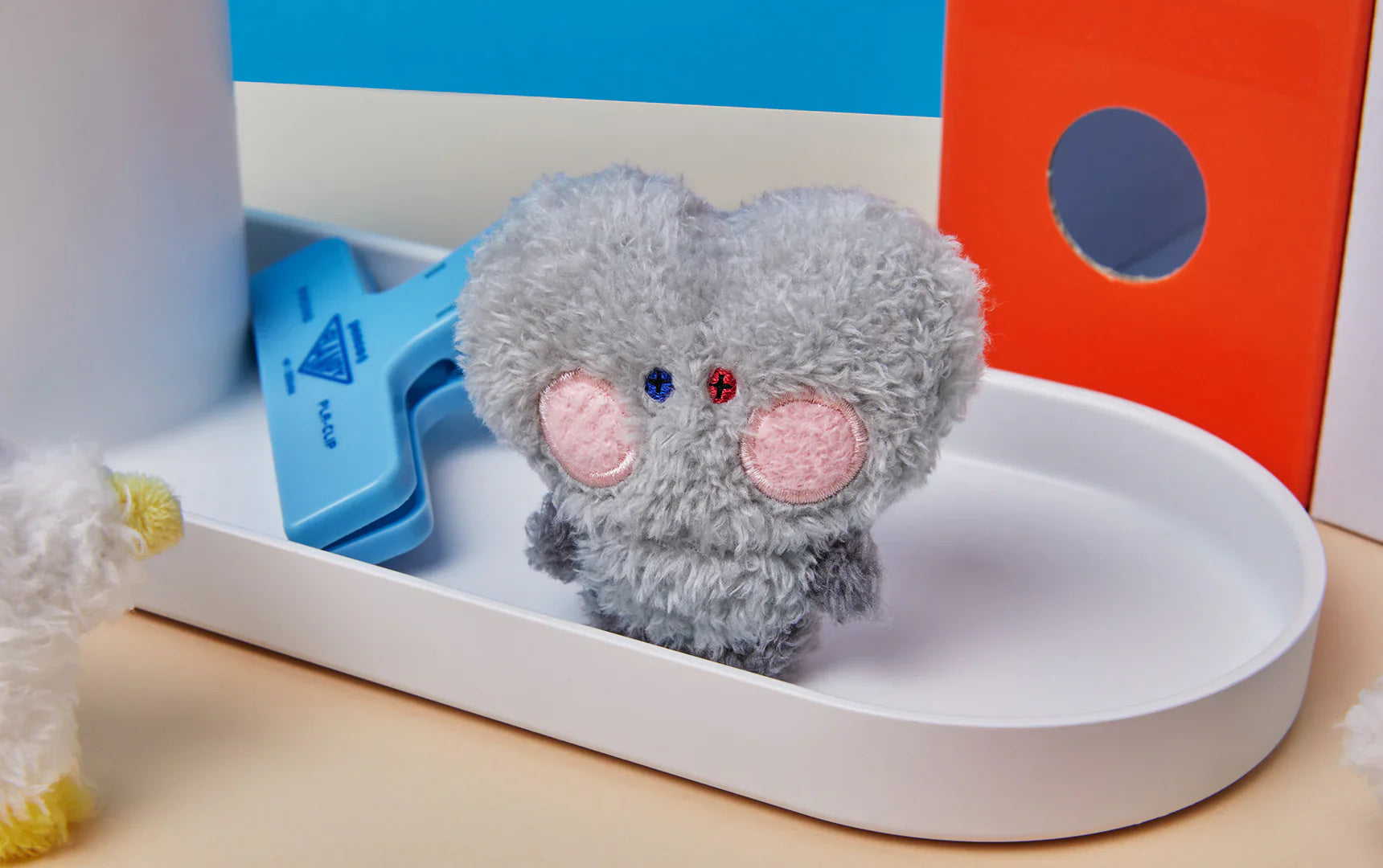 TRUZ BONBON MINI MININI PLUSH MAGNET