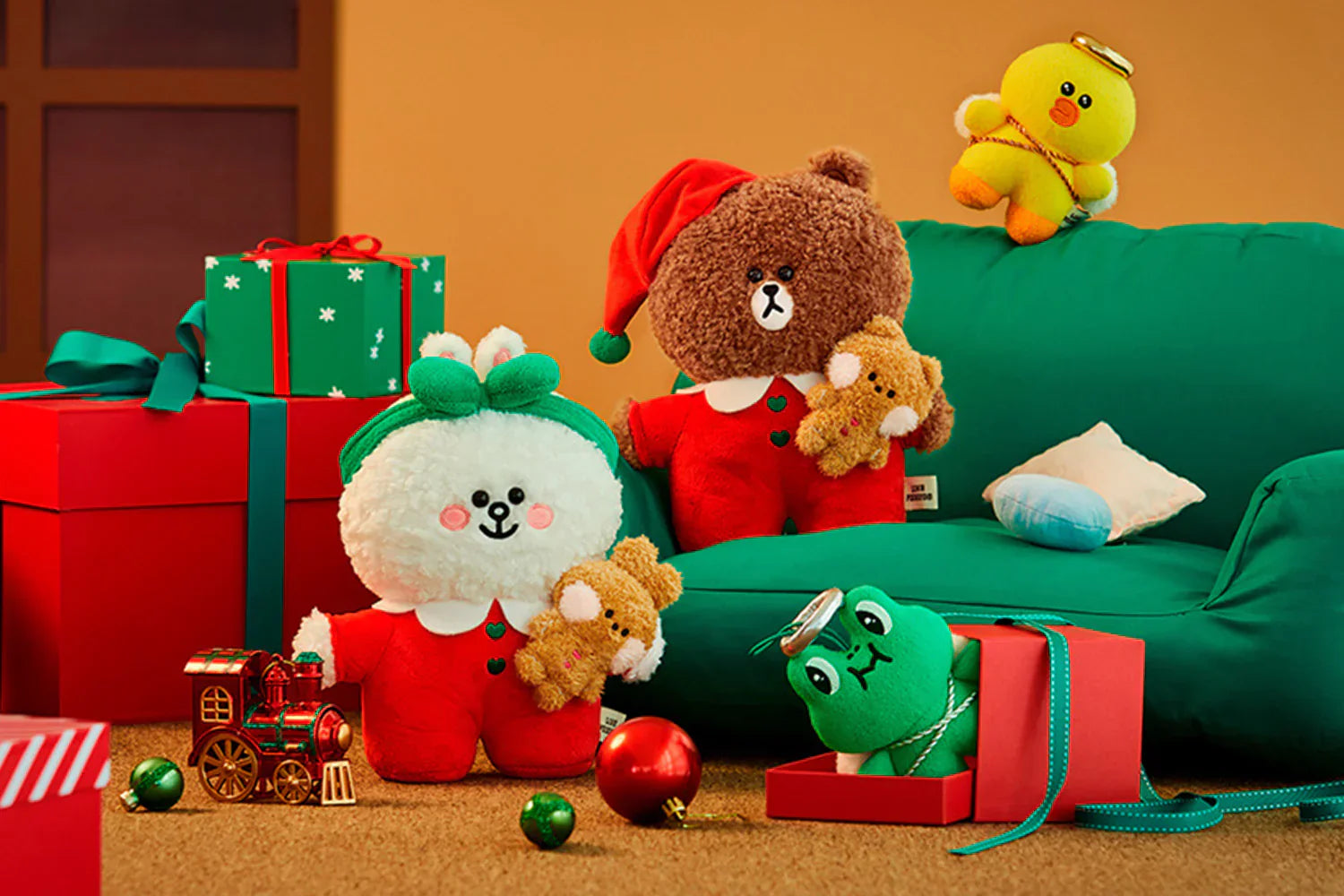 LINE FRIENDS SALLY HOLIDAY MINI ORNAMENT